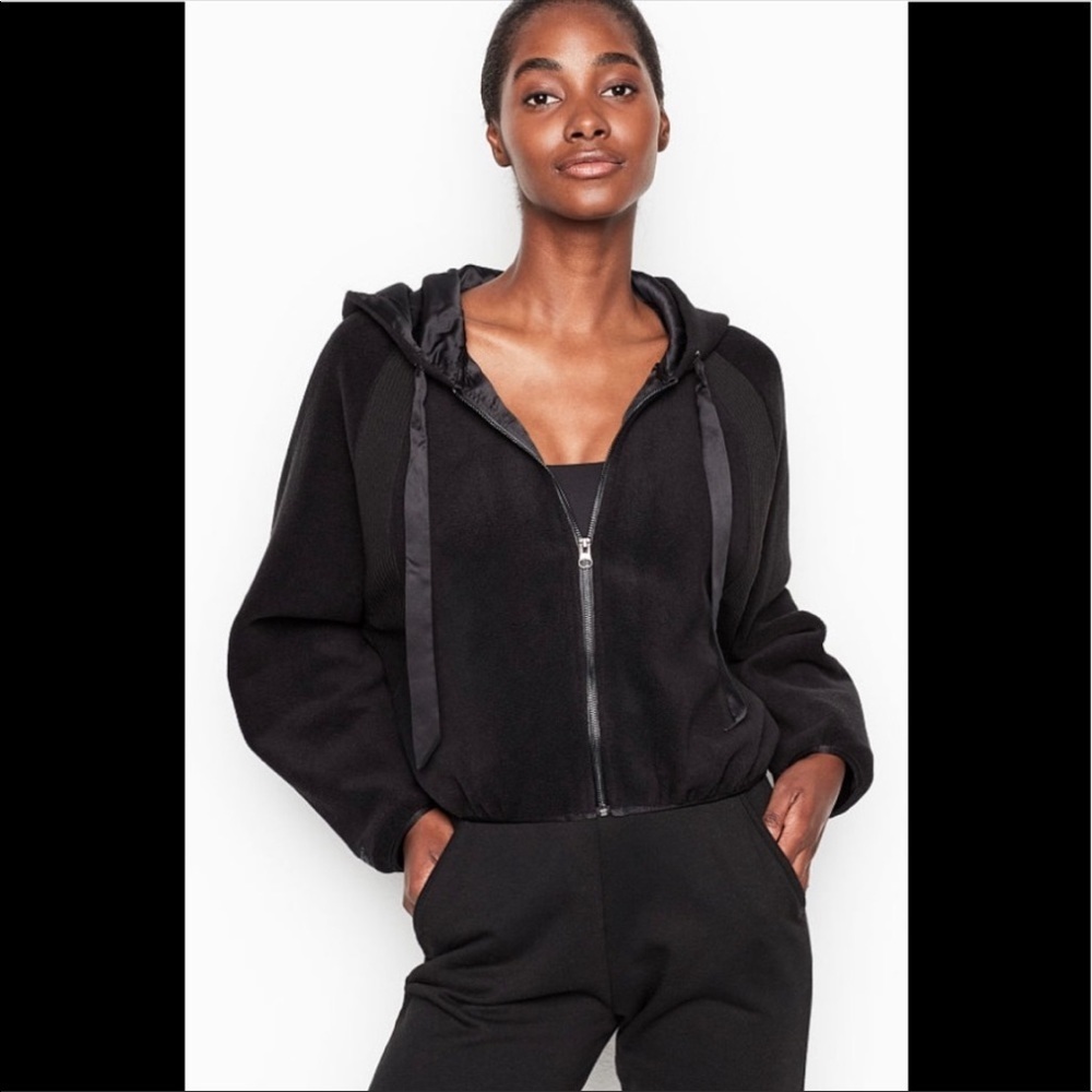 EUC Victoria’s Secret Cropped Zipped Hoodie - Picture 4 of 10
